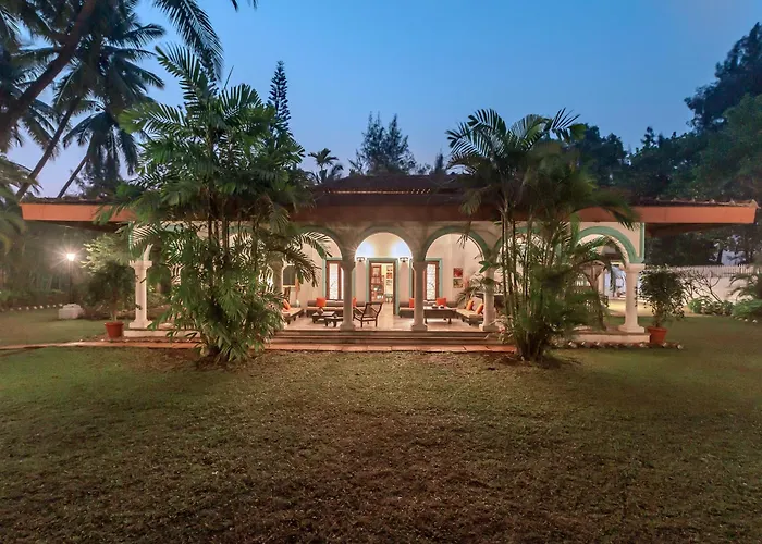 Saffronstays Aquamarina - 3Br Mediterranean Style Beachfront Villa With Pool, Lawns & Seafood Dining Near Nagaon Beach